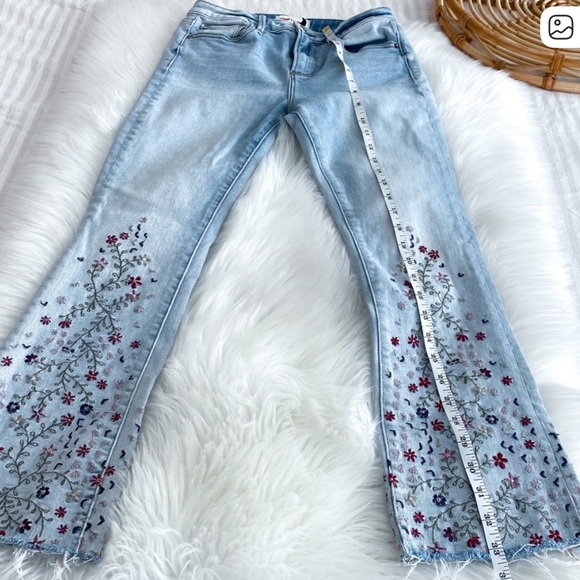 Driftwood Roxy Jeans Crop Flare Floral Embroidery Raw Hem Cut Off Denim 26 - Picture 12 of 14